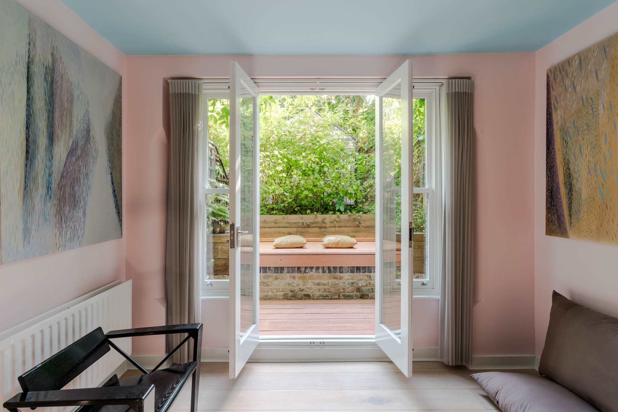 Artistic Edwardian Flat | Oaklands Grove | London | W12