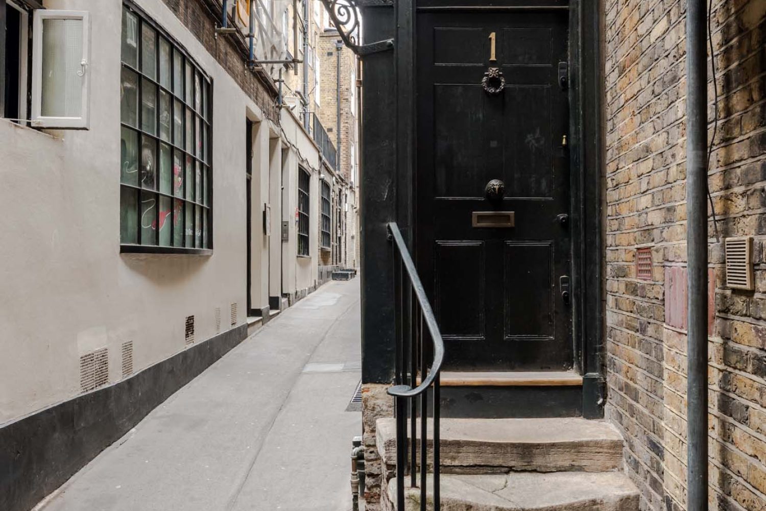 1 Goodwins Court-31